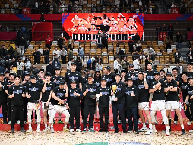 并在国际舞
